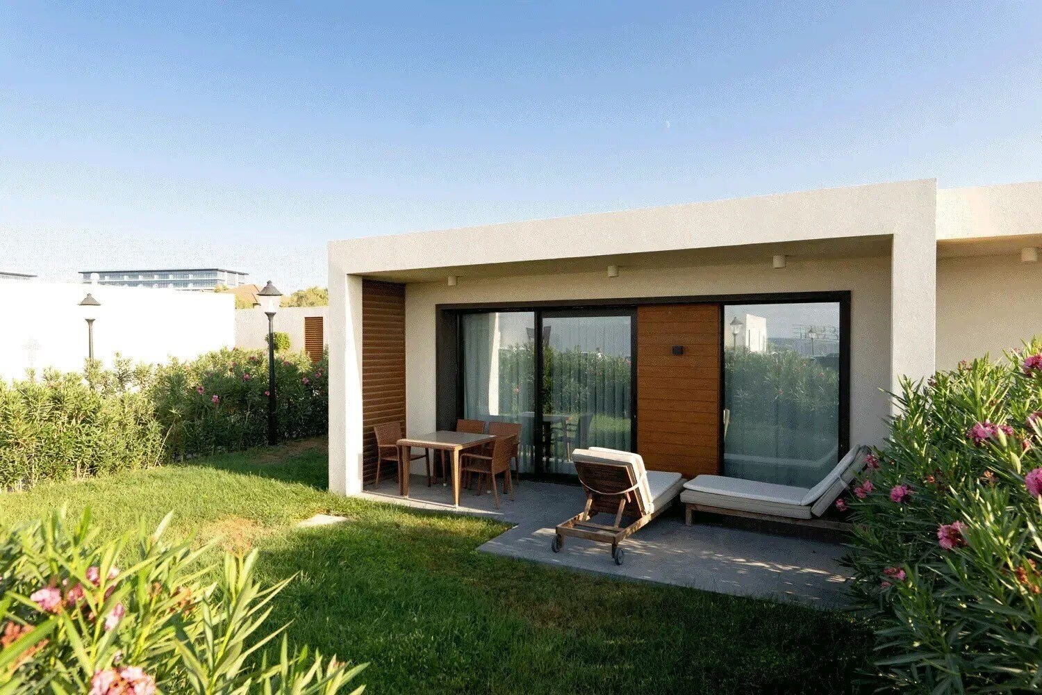 Готель White Villas, Sea Breeze 5*
